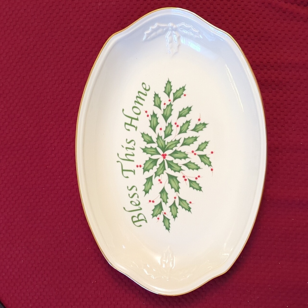 Lenox Holiday Collection Holly Dish